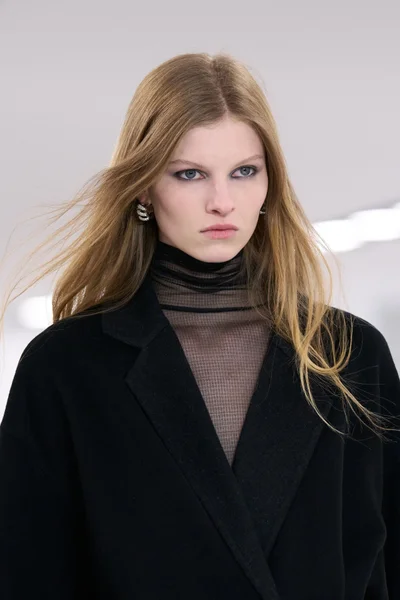 Look 14